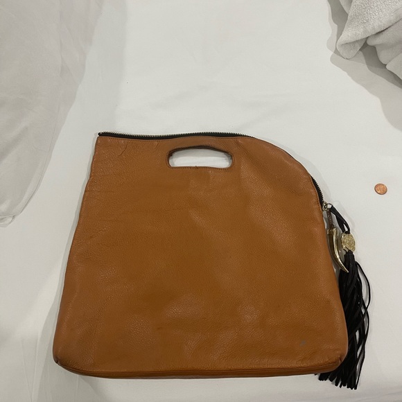 Unique - Picture 3 of 4